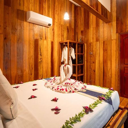 Authentic Khmer Village Resort Siem Reap Bagian luar foto