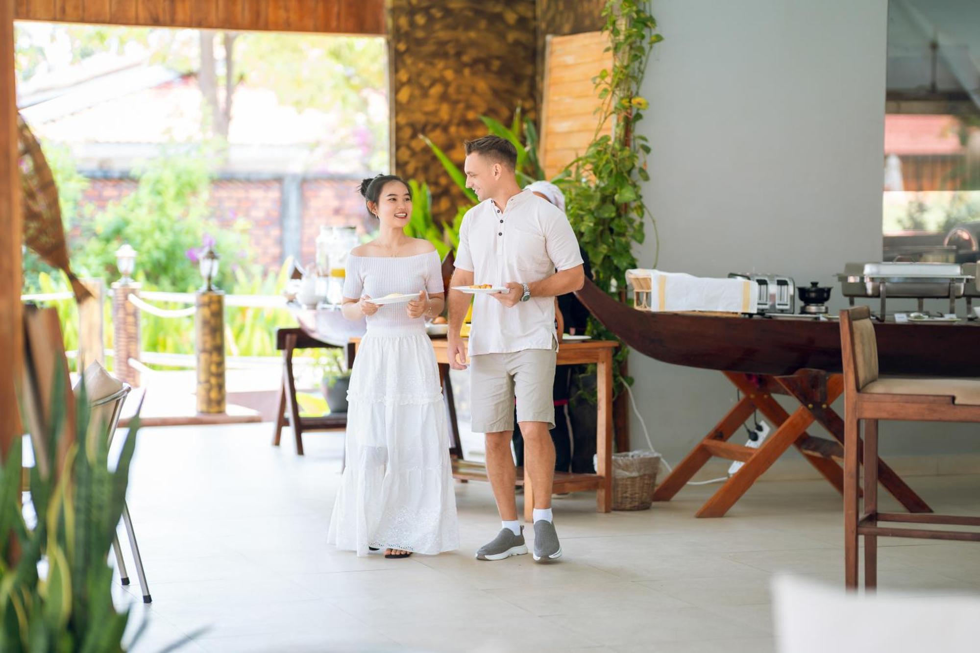Authentic Khmer Village Resort Siem Reap Bagian luar foto