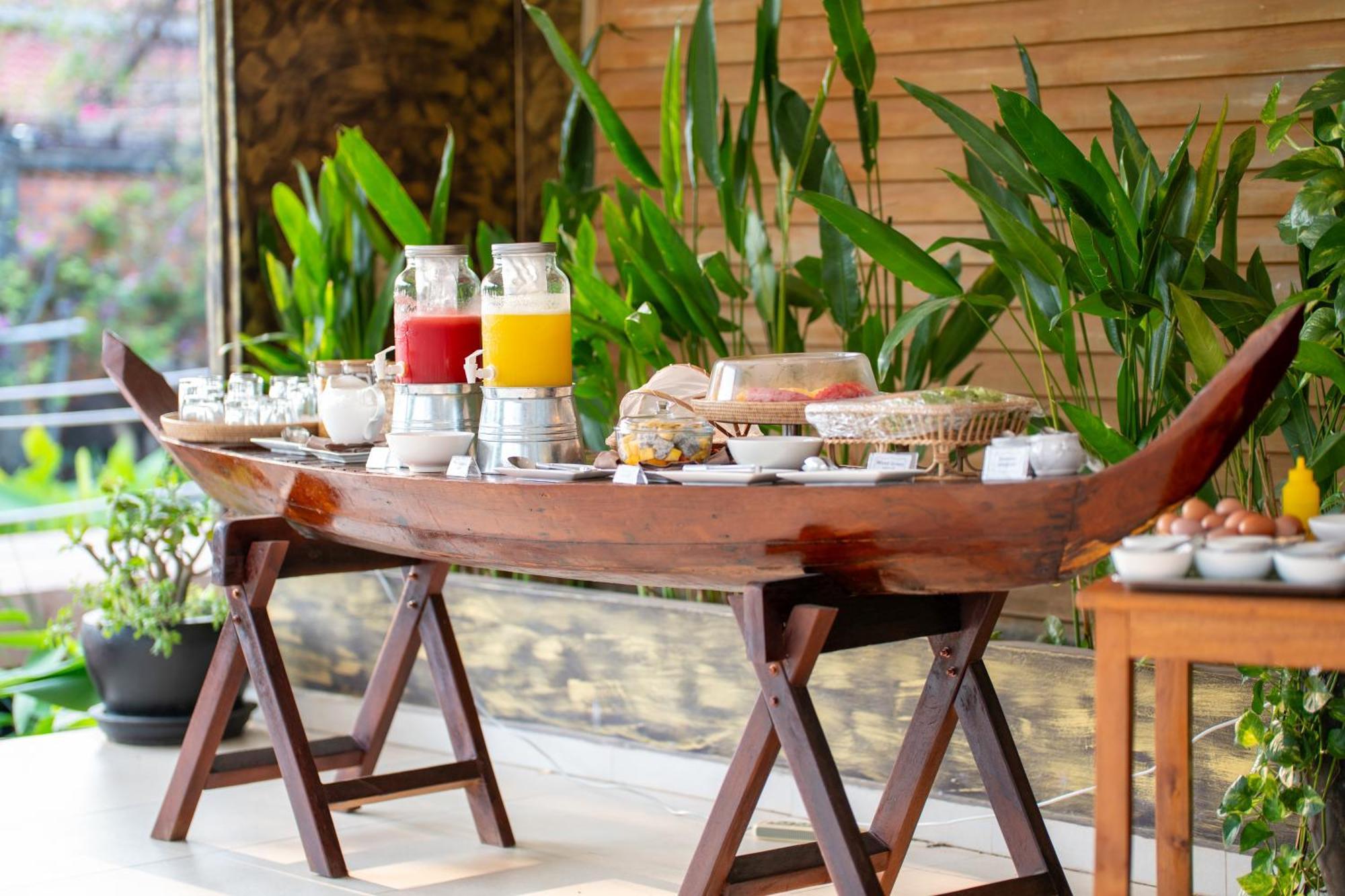 Authentic Khmer Village Resort Siem Reap Bagian luar foto