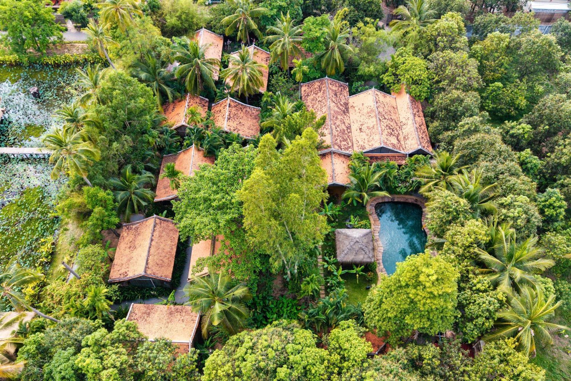 Authentic Khmer Village Resort Siem Reap Bagian luar foto