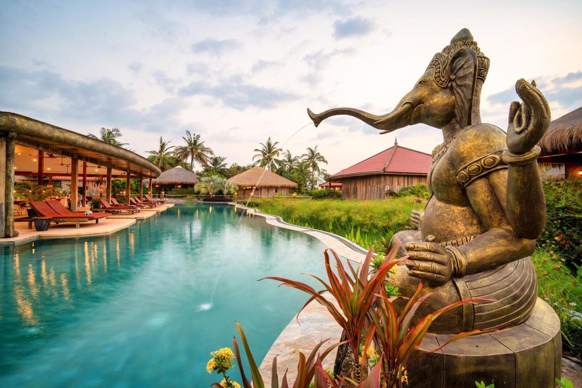 Authentic Khmer Village Resort Siem Reap Bagian luar foto